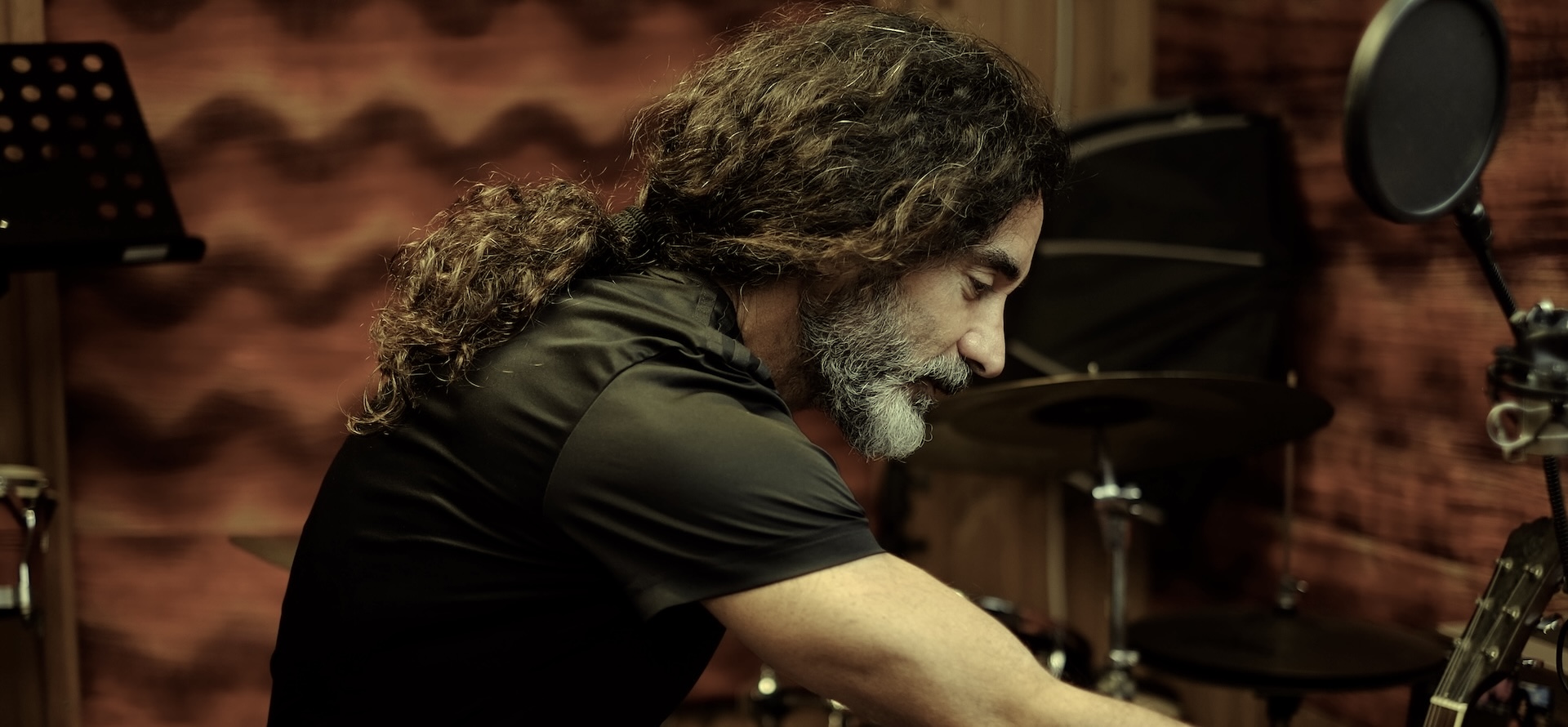 Aviram Tzur – Indie Art Rock